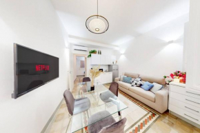 Apartment Nearby Historic Center - 2 private Bathrooms
